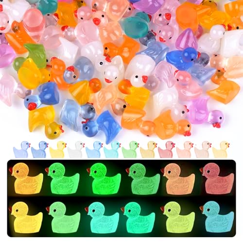 KENPOJO Mini Enten 200 Stück, Entens Leuchtend Harz, 15 Farben Miniatur Bunte Kleine Enten, Duck Figuren Mini Tiere für Aquarium Puppenhaus Miniaturgarten Topfdekorationen DIY Fischbecken KENPOJO Mini Enten 200 Stück, Entens Leuchtend Harz, 15 Farben Miniatur Bunte Kleine Enten, Duck Figuren Mini Tiere für Aquarium Puppenhaus Miniaturgarten Topfdekorationen DIY Fischbecken von KENPOJO