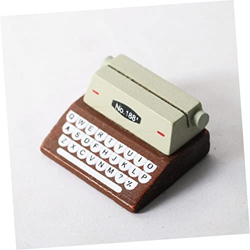 KICHOUSE 1Stück Miniatur Retro Schreibmaschine Dekoration Vintage Modell für Puppenhaus Foto Requisiten und Wohnkultur Braun für DIY Projekte und Kreative Gestaltung KICHOUSE 1Stück Miniatur Retro Schreibmaschine Dekoration Vintage Modell für Puppenhaus Foto Requisiten und Wohnkultur Braun für DIY Projekte und Kreative Gestaltung von KICHOUSE