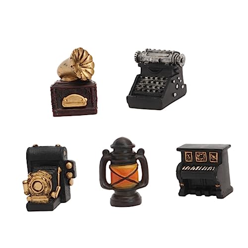 KICHOUSE 5 Stück Mini-Ornamente Vintage - Retro- Wohnkultur Mini- Klaviermodell aus Harz Miniatur-Plattenspieler-Figuren Miniatur-Hausbedarf KICHOUSE 5 Stück Mini-Ornamente Vintage - Retro- Wohnkultur Mini- Klaviermodell aus Harz Miniatur-Plattenspieler-Figuren Miniatur-Hausbedarf von KICHOUSE