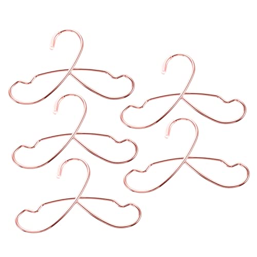 KICHOUSE Mini House Decor 5-teilige Kleiderbügel Für Puppen Aus Rosa Metall Ohne Ecken Für Babypuppen Und Jungen Und Mädchen von KICHOUSE