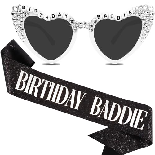 KICOSY Geburtstag Baddie Schärpe & Sonnenbrille Happy Birthday Party Outfit für Frauen Männer Lustiges Baddie Zubehör, weiß/silberfarben, Medium von KICOSY