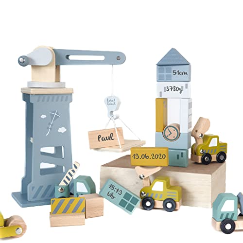 KIDSLINO Spielzeug Baustelle mit Kran - personalisierbar I Handmade Holzspielzeug ab 3 Jahren I Personalisierte Geschenke zur Geburt I Label-Label I Kinderspielzeug mit Name & Geburtsdaten KIDSLINO Spielzeug Baustelle mit Kran - personalisierbar I Handmade Holzspielzeug ab 3 Jahren I Personalisierte Geschenke zur Geburt I Label-Label I Kinderspielzeug mit Name & Geburtsdaten von KIDSLINO