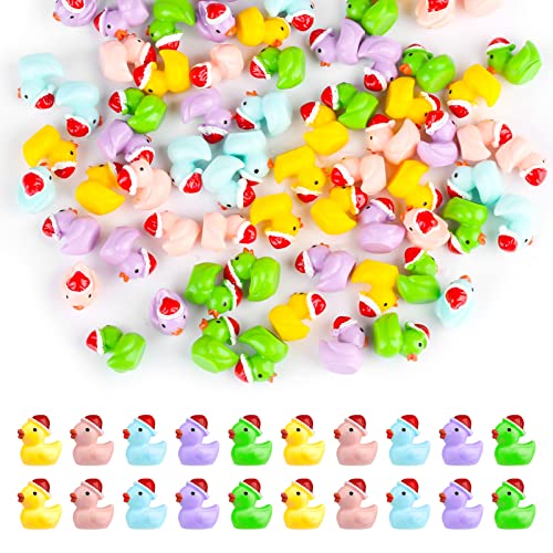 80 Stück Klein Weihnachten Harz Enten, Tiny Miniatur Enten mit Weihnachtshut Figuren Tiny Ente Zubehör für Handwerk Home Puppenhaus Schule Party Urlaub Dekoration (5 Farben) von KINBOM