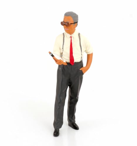 KK Scale KKFIG017 - Figurine Enzo with Clipboard - maßstab 1/18 - Sammlerminiatur von KK-Scale
