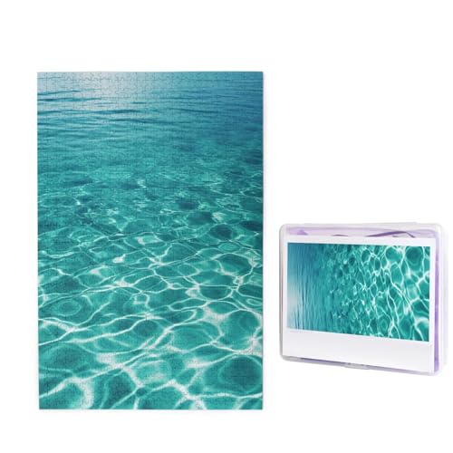 1000-teiliges Puzzle für Erwachsene, herausforderndes Holzpuzzle, Blau, Aqua, Pool, Wasser, Fotopuzzle, individuelles Bilderpuzzle für Erwachsene und Kinder, Familienspielabende, 50 x 49,5 cm Puzzle 1000-teiliges Puzzle für Erwachsene, herausforderndes Holzpuzzle, Blau, Aqua, Pool, Wasser, Fotopuzzle, individuelles Bilderpuzzle für Erwachsene und Kinder, Familienspielabende, 50 x 49,5 cm Puzzle von KLOPH