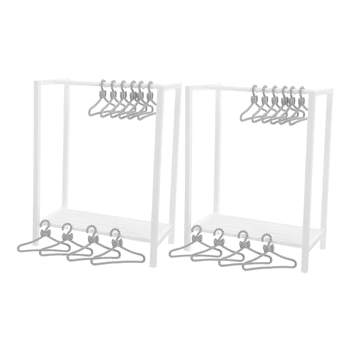 KONTONTY Miniatur Puppenkleiderständer mit Kleiderbügeln Dollhouse Garment Rack für Puppen Vielseitiges Zubehör zum Organisieren und Präsentieren von Puppenkleidung Fördert Kreatives KONTONTY Miniatur Puppenkleiderständer mit Kleiderbügeln Dollhouse Garment Rack für Puppen Vielseitiges Zubehör zum Organisieren und Präsentieren von Puppenkleidung Fördert Kreatives von KONTONTY