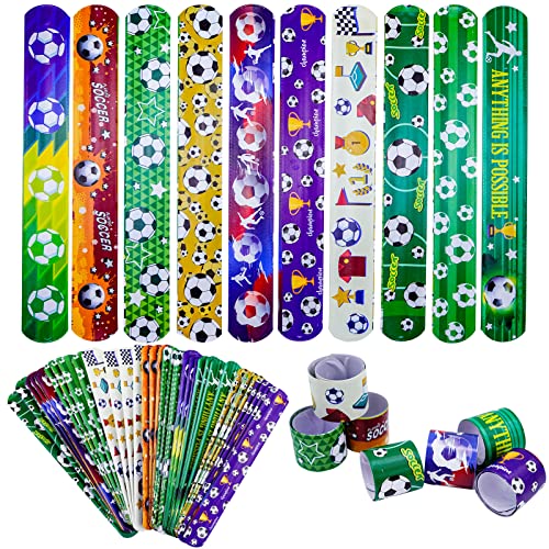 KRUCE 50 Stück Fußball-Slap-Armbänder, Fußball-Slap-Bands für die Fußball-Weltmeisterschaft 2022, Armband-Schnappbänder, Fußball-Party-Zubehör, Fußball-Party, Geschenke für Kinder, Jungen, Mädchen von KRUCE