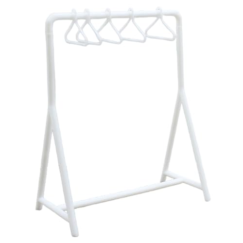 Puppenkleidung Aufbewahrung, 1:12 Maßnahmen realistischer Plastik-Mini-Kleidungsständer mit 6 Puppenkleiderbügel, Puppenhausmöbel für Schlafzimmer Must-Have Accessoires Puppenkleidung Aufbewahrung, 1:12 Maßnahmen realistischer Plastik-Mini-Kleidungsständer mit 6 Puppenkleiderbügel, Puppenhausmöbel für Schlafzimmer Must-Have Accessoires von Kalastussaari