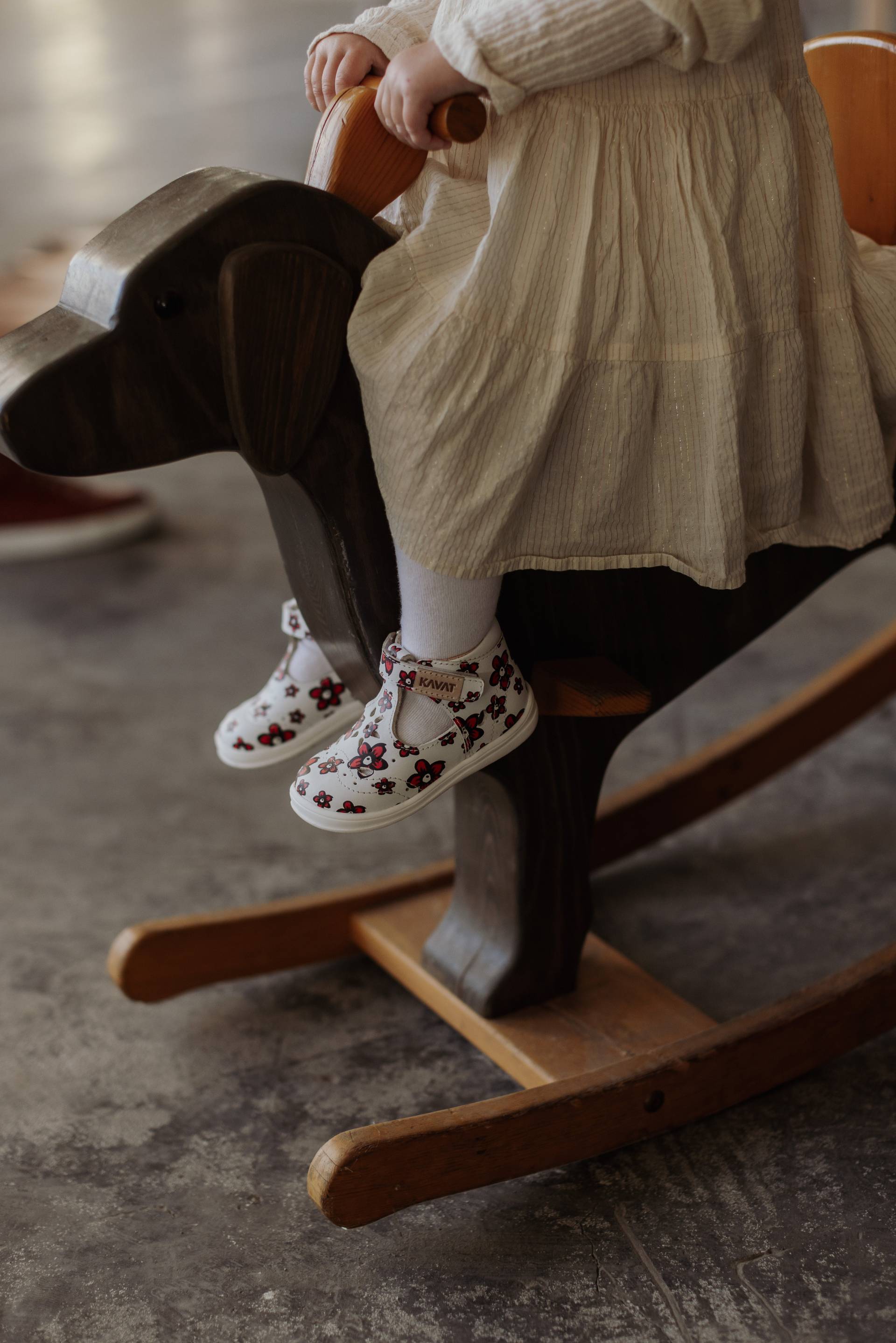 Kavat Ängskär XC Kinder Sandalen, Floral, 23 von Kavat