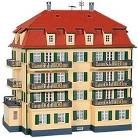 KIBRI 38354 H0 Mehrfamilienhaus mit Balkon KIBRI 38354 H0 Mehrfamilienhaus mit Balkon von Kibri