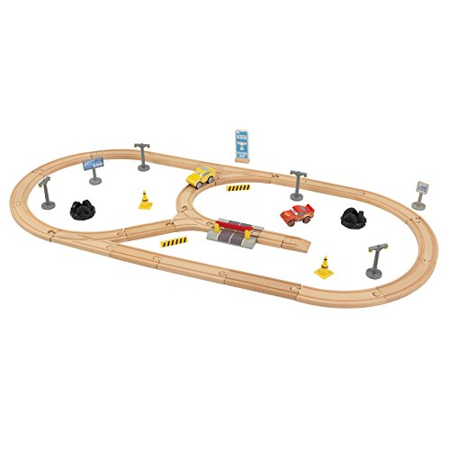 KidKraft Disney Pixar Cars 3 Autorennbahn aus Holz für Kinder, Eisenbahn Set mit Lightning McQueen-Fahrzeug und Zubehör, Spielzeug für Kinder 3+ Jahre, 17213 von KidKraft