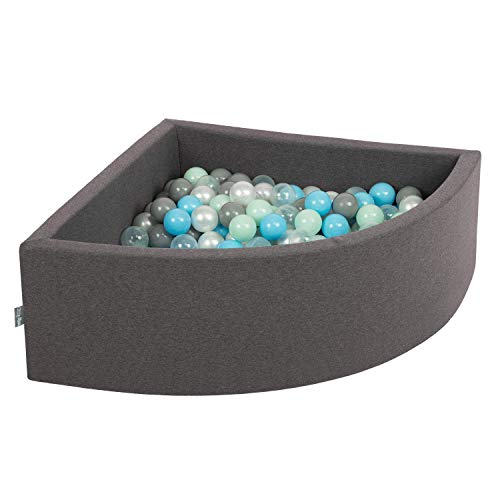 KiddyMoon Viertel Eckig Bällebad Bällepool 90X30cm/300 Bälle ∅ 7Cm Ballgruben Für Babys Spielbad Kleinkinder, Hergestellt In Der EU, Dunkelgrau:Perle/Grau/Transparent/Babyblue/Minze KiddyMoon Viertel Eckig Bällebad Bällepool 90X30cm/300 Bälle ∅ 7Cm Ballgruben Für Babys Spielbad Kleinkinder, Hergestellt In Der EU, Dunkelgrau:Perle/Grau/Transparent/Babyblue/Minze von KiddyMoon