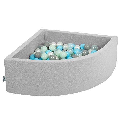 KiddyMoon Viertel Eckig Bällebad Bällepool 90X30cm/300 Bälle ∅ 7Cm Ballgruben Für Babys Spielbad Kleinkinder, Hergestellt In Der EU, Hellgrau:Perle/Grau/Transparent/Babyblau/Minze KiddyMoon Viertel Eckig Bällebad Bällepool 90X30cm/300 Bälle ∅ 7Cm Ballgruben Für Babys Spielbad Kleinkinder, Hergestellt In Der EU, Hellgrau:Perle/Grau/Transparent/Babyblau/Minze von KiddyMoon