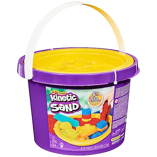 Kinetic Sand 6061096, 2,72 kg Eimer mit 3 Sandfarben und 3 Werkzeugen für endloses kreatives Spielen für Kinder ab 3 Jahren, Mulitcolor, one Size Kinetic Sand 6061096, 2,72 kg Eimer mit 3 Sandfarben und 3 Werkzeugen für endloses kreatives Spielen für Kinder ab 3 Jahren, Mulitcolor, one Size von Kinetic Sand