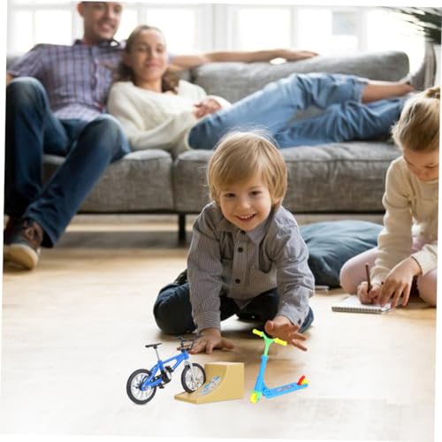 Kisangel 2 Sätze Finger Bike Spielset Mini Finger Scooter Rampe Fingersport für Fingerkoordination Training Desktop Wettkampf von Kisangel