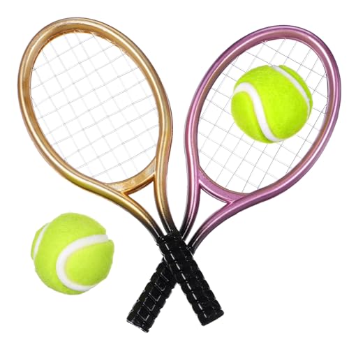 Kisangel 2 Sätze Tennis Racket mit Ball Dekorative Sportaccessoires für Puppenhäuser Teiliges Zufälligen Farben Lebensechte Details für Heimdekoration Zufällige Farbe Kisangel 2 Sätze Tennis Racket mit Ball Dekorative Sportaccessoires für Puppenhäuser Teiliges Zufälligen Farben Lebensechte Details für Heimdekoration Zufällige Farbe von Kisangel