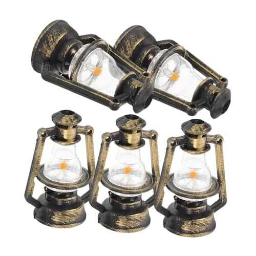 Kisangel 5 Stück Teiliges Miniatur Retro Petroleumlampe DIY Zusammenbau Vintage Puppenhaus Laterne für Dekoration Fotografie Requisite und Puppenstuben Landschaft Kisangel 5 Stück Teiliges Miniatur Retro Petroleumlampe DIY Zusammenbau Vintage Puppenhaus Laterne für Dekoration Fotografie Requisite und Puppenstuben Landschaft von Kisangel
