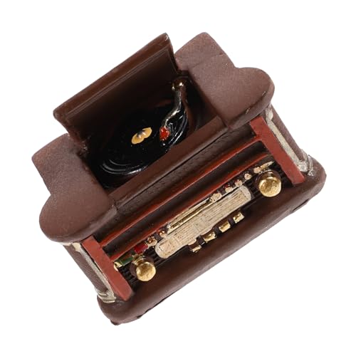 Kisangel Miniatur Retro Plattenspieler Modell Handpoliert Glatte Oberfläche Dekoratives Puppenhaus Zubehör Vintage Design Fototaugliches Mini Ornament für Puppenhaus und Kreative Kisangel Miniatur Retro Plattenspieler Modell Handpoliert Glatte Oberfläche Dekoratives Puppenhaus Zubehör Vintage Design Fototaugliches Mini Ornament für Puppenhaus und Kreative von Kisangel