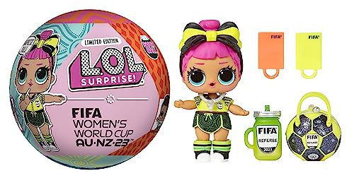 L.O.L. Surprise! X FIFA Frauen-WM Australien & Neuseeland 2023 - Limited Edition Puppe aus Einer Auswahl von 6-7 Überraschungen - Outfit, Schuhe, Exklusive Sammelkarten & Accessoires - Kinder ab 4+ von L.O.L. Surprise!