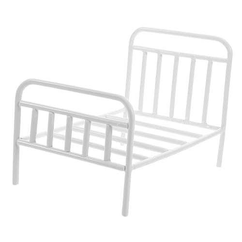 LALADEFIEE Miniatur-puppenhausbett Eisen-spielzeugbett Jungen- Und Mädchen-spielset Realistisches Maßstabmodell Schlafzimmer-Set LALADEFIEE Miniatur-puppenhausbett Eisen-spielzeugbett Jungen- Und Mädchen-spielset Realistisches Maßstabmodell Schlafzimmer-Set von LALADEFIEE