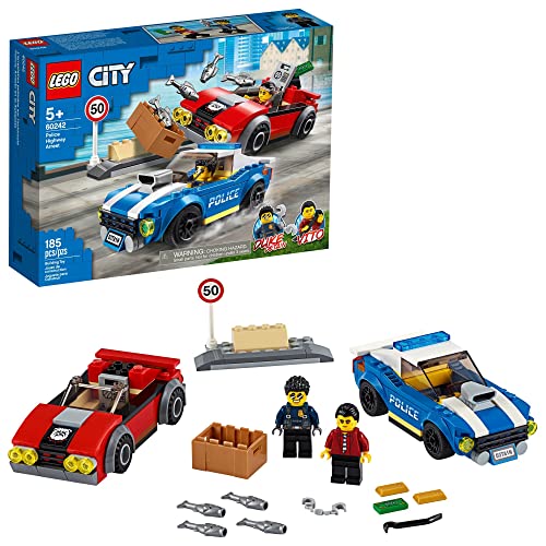 LEGO 60242 City Festnahme auf der Autobahn, Kinderspielzeug mit Polizei-Auto ab 5 Jahre, mit 2 Spielzeugautos, ideal als kleines Geschenk für Kinder von LEGO
