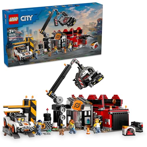LEGO City Schrottplatz mit Autos - Spielzeug mit Schrottpresse und Kran, 2 Spielzeugautos, 4 Arbeiter Minifiguren & Bürogebäude - Geburtstagsgeschenke für Jungen und Mädchen ab 8 Jahren 60472 von LEGO