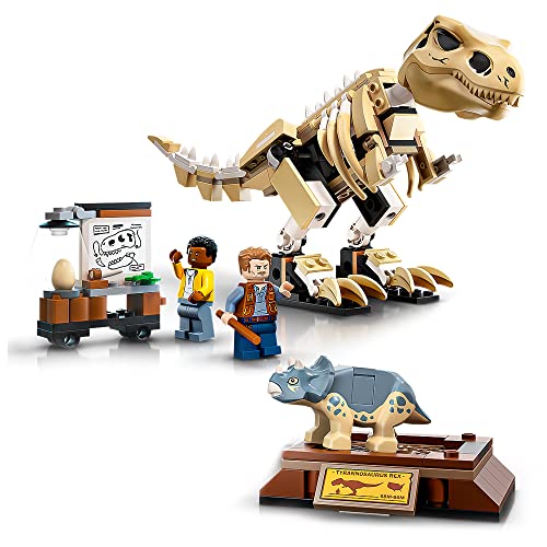 LEGO Jurassic World T. rex Dinosaur Fossil Exhibition 76940 Building Kit; Cool Toy Playset for Kids; New 2021 (198 Pieces) von LEGO