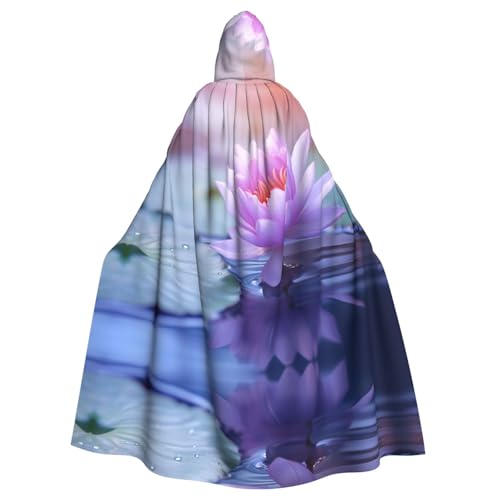Umhang mit Lotusblüte, violetter Druck, für Halloween, Kapuzenumhang für Männer und Frauen, Cosplay, Mittelalterliche Roben Maskerade Kostüm Umhang mit Lotusblüte, violetter Druck, für Halloween, Kapuzenumhang für Männer und Frauen, Cosplay, Mittelalterliche Roben Maskerade Kostüm von LEVNDIEJ