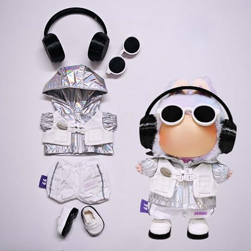 Labu Kleidung Hosen Rock Hut Schuhe Brille Kamera Set Universal Mode Niedlich 17 cm (Silber + Sporthose + weiße Schuhe + Brille + schwarze Kopfhörer) von LIANTRADECOM
