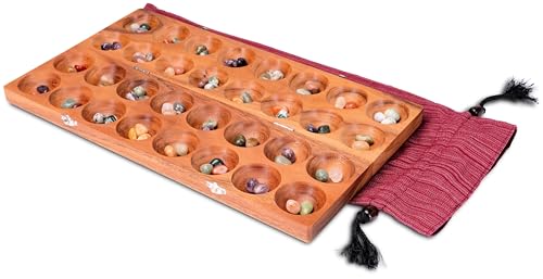 Hus Spiel mit Metallverschlüssen Silber und großem Stoffbeutel – für 2 Spieler – Bao – Kalaha – mit Edelsteinen und Stoffbeutel Hus Spiel mit Metallverschlüssen Silber und großem Stoffbeutel – für 2 Spieler – Bao – Kalaha – mit Edelsteinen und Stoffbeutel von LOGOPLAY