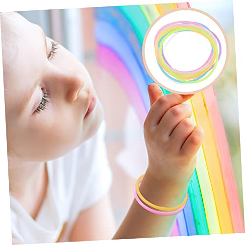 LOLIPPYY 50 Stück Bunte Jelly Armbänder aus Flexiblem Silikon Leuchtend im Dunkeln Leicht und Bequem Vielseitig für Partys und Alltag Geeignet LOLIPPYY 50 Stück Bunte Jelly Armbänder aus Flexiblem Silikon Leuchtend im Dunkeln Leicht und Bequem Vielseitig für Partys und Alltag Geeignet von LOLIPPYY