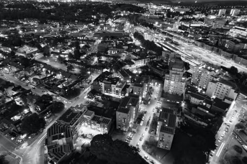 Schwarz-Weiß-Stadt bei Nacht – 2000-teiliges Papierpuzzle – Modernes Art-Deco-Puzzlespiel als Geschenk, 70 x 100 cm Schwarz-Weiß-Stadt bei Nacht – 2000-teiliges Papierpuzzle – Modernes Art-Deco-Puzzlespiel als Geschenk, 70 x 100 cm von LQKADBCXT