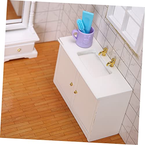 LRXIYODE Miniatur Waschbecken Waschtisch für Puppenhaus Badezimmer DIY Zubehör Kleines Weißes Modell Detailreiche Handwerkskunst Kreatives Dekorationsspielzeug LRXIYODE Miniatur Waschbecken Waschtisch für Puppenhaus Badezimmer DIY Zubehör Kleines Weißes Modell Detailreiche Handwerkskunst Kreatives Dekorationsspielzeug von LRXIYODE
