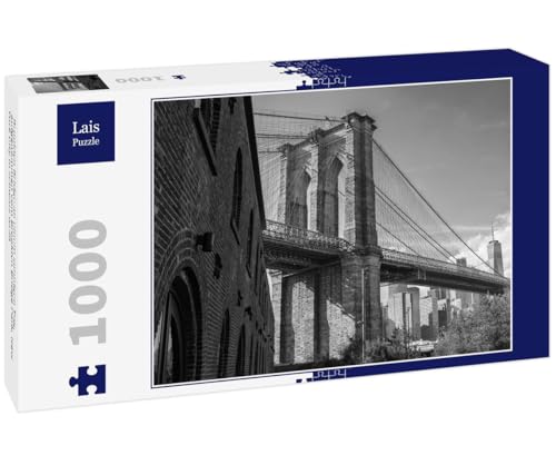 Lais Puzzle Brooklyn Bridge an einem sonnigen Tag, aufgenommen vom Brooklyn Bridge Park, New York City in schwarz weiß 1000 Teile von Lais Puzzle