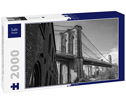 Lais Puzzle Brooklyn Bridge an einem sonnigen Tag, aufgenommen vom Brooklyn Bridge Park, New York City in schwarz weiß 2000 Teile von Lais Puzzle