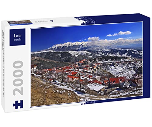 Lais Puzzle Dorf Livadi, Stadtbezirk Elassona, Larissa, Thessalien, Griechenland. Im Hintergrund der Berg Olympus 2000 Teile Lais Puzzle Dorf Livadi, Stadtbezirk Elassona, Larissa, Thessalien, Griechenland. Im Hintergrund der Berg Olympus 2000 Teile von Lais Puzzle