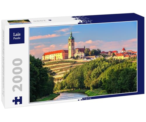 Lais Puzzle Panorama oder Skyline oder Stadtbild der historischen Stadt Melnik mit historischem Schloss und Fluss Vltava und berühmten Weinbergen. Melnik liegt 30 km nördlich von Prag 2000 Teile von Lais Puzzle