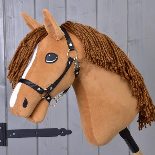 LarDen Hobby Horse Wendy mit schwarzem Halfter - Größe S, HANDGEFERTIGTES Stockpferd Für Kleine, Große Kinder mit Zubehör | Spielpferd, Pferd Zum Reiten Spielzeug, Hobby Horsing von LarDen