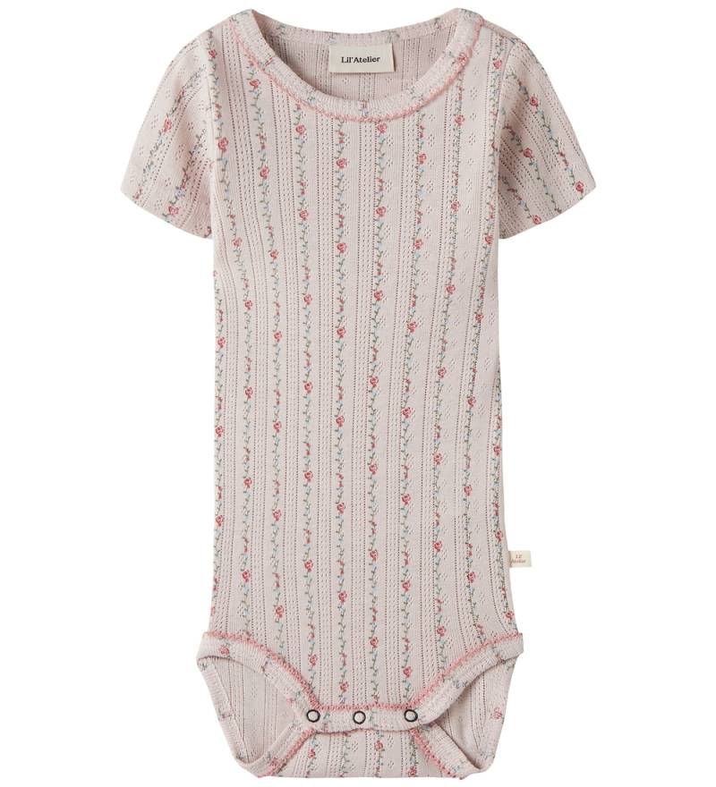 Lil' Atelier Body k/ä - Duna - Baumwolle/Modal - Lochmuster - Nb - Lil Atelier - 62 - Body K/Ä Lil' Atelier Body k/ä - Duna - Baumwolle/Modal - Lochmuster - Nb - Lil Atelier - 62 - Body K/Ä von Lil Atelier