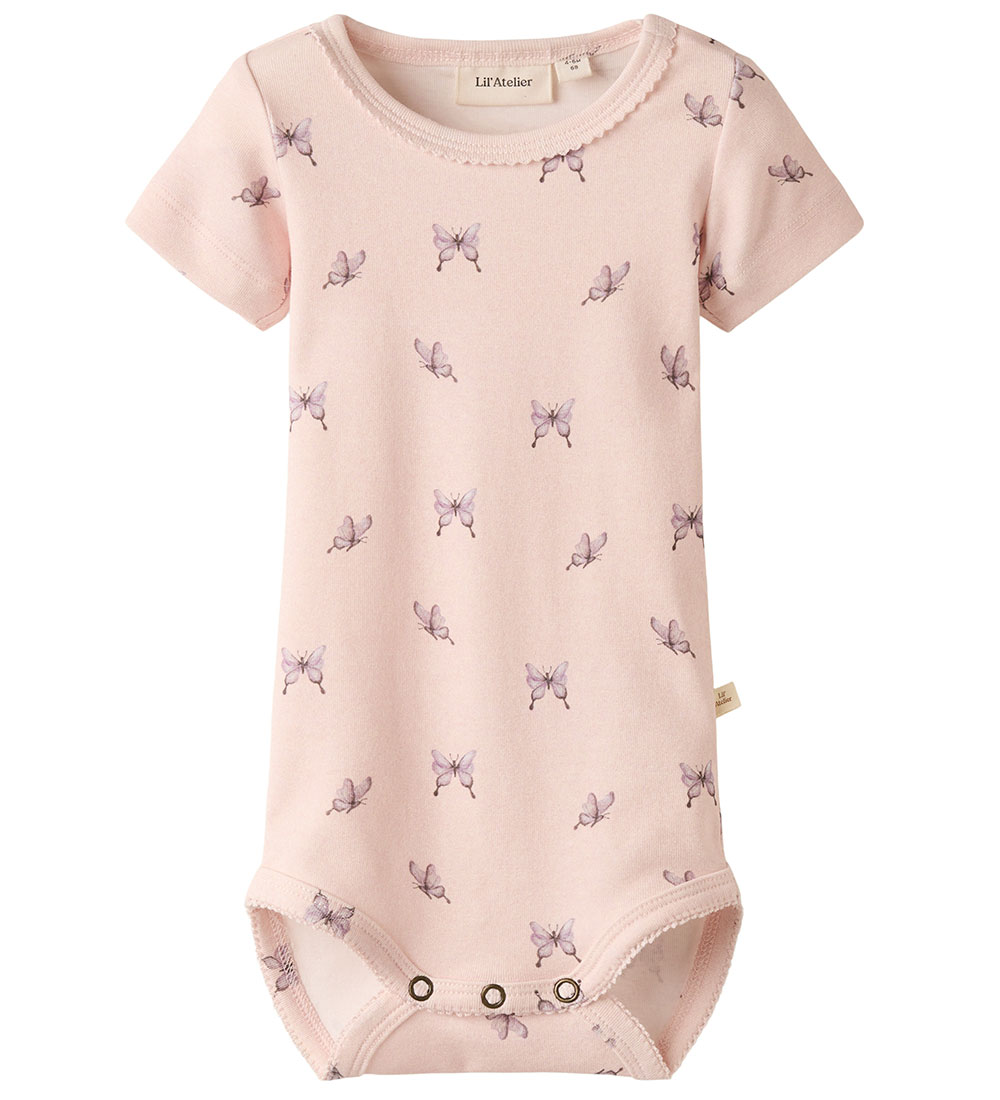 Lil' Atelier Body k/ä - NbfGayo - Peach Blush/Fliege - Lil Atelier - 56 - Body K/Ä Lil' Atelier Body k/ä - NbfGayo - Peach Blush/Fliege - Lil Atelier - 56 - Body K/Ä von Lil Atelier