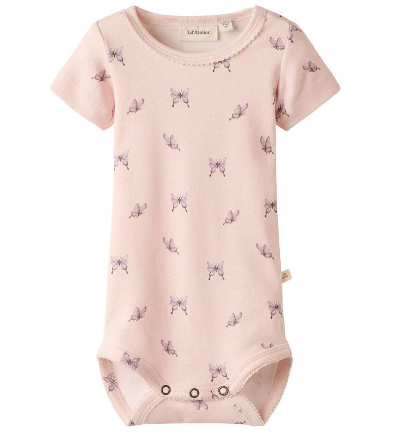 Lil' Atelier Body k/ä - NbfGayo - Peach Blush/Fliege - Lil Atelier - 56 - Body K/Ä Lil' Atelier Body k/ä - NbfGayo - Peach Blush/Fliege - Lil Atelier - 56 - Body K/Ä von Lil Atelier