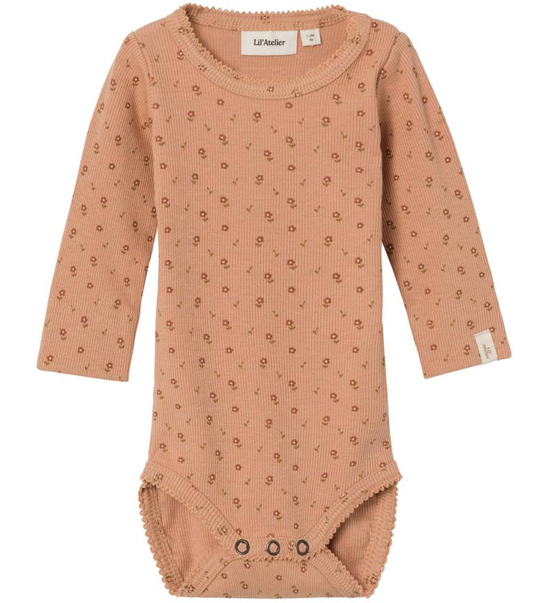 Lil' Atelier Body l/ä - NbfGago - Noos - Nougat m. Blumen - Lil Atelier - 56 - Body L/Ä Lil' Atelier Body l/ä - NbfGago - Noos - Nougat m. Blumen - Lil Atelier - 56 - Body L/Ä von Lil Atelier