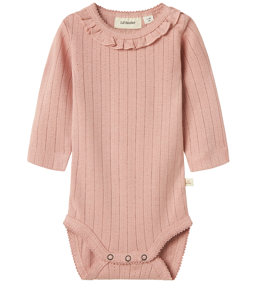 Lil' Atelier Body l/ä - NbfRachel - Noos - Misty Rose m. Lochmus - Lil Atelier - 62 - Body L/Ä Lil' Atelier Body l/ä - NbfRachel - Noos - Misty Rose m. Lochmus - Lil Atelier - 62 - Body L/Ä von Lil Atelier