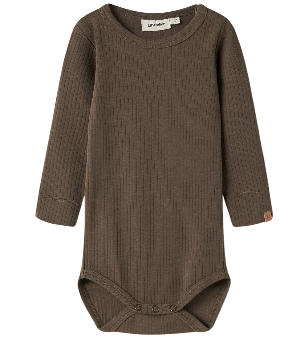 Lil' Atelier Body l/ä - NbmGabo - Teak - Lil Atelier - 68 - Body L/Ä Lil' Atelier Body l/ä - NbmGabo - Teak - Lil Atelier - 68 - Body L/Ä von Lil Atelier