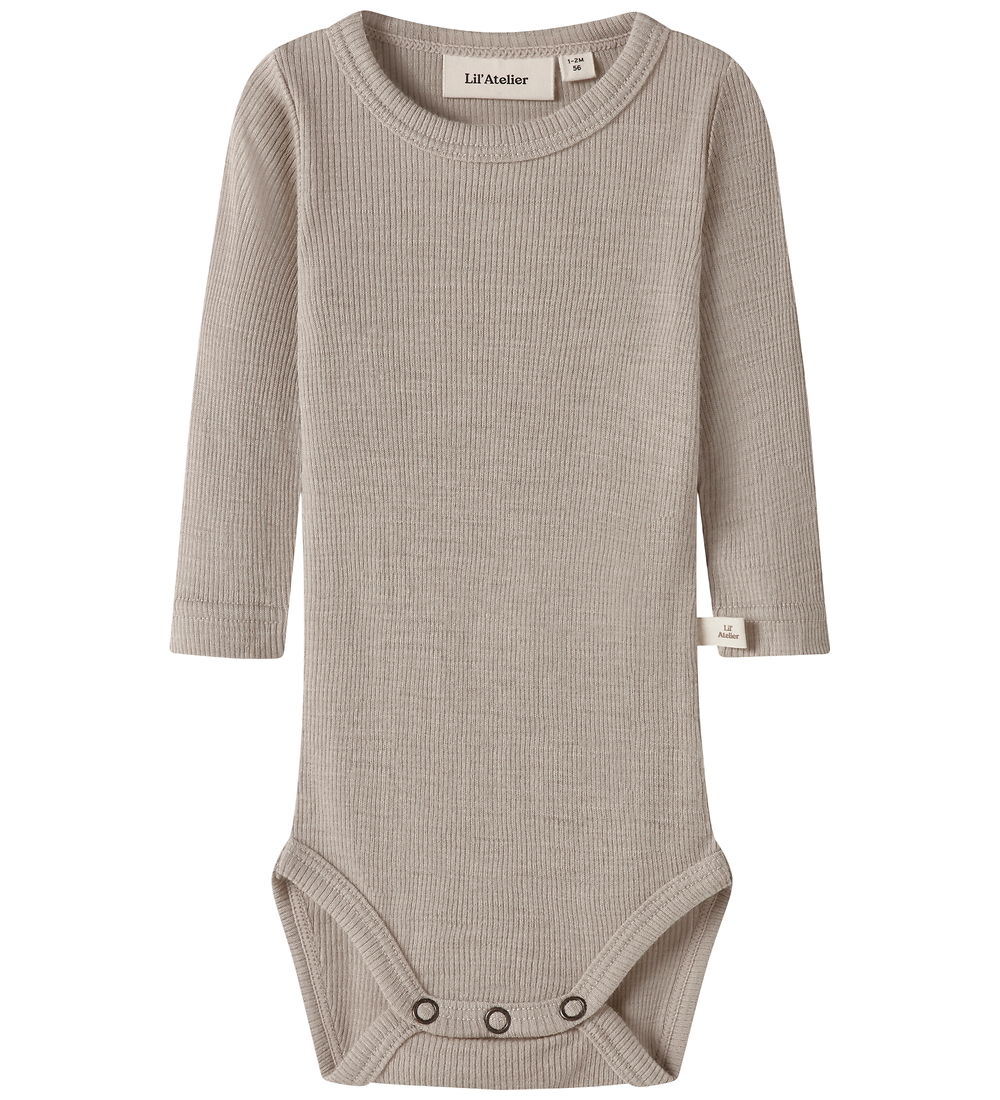 Lil' Atelier Body l/ä - Rib - Wolle/Modal - Slim - NbnNalu - Fed - Lil Atelier - 56 - Body L/Ä Lil' Atelier Body l/ä - Rib - Wolle/Modal - Slim - NbnNalu - Fed - Lil Atelier - 56 - Body L/Ä von Lil Atelier