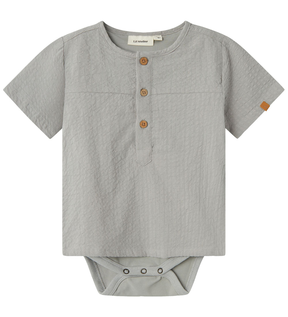 Lil' Atelier Hemdbody k/ä - NbmHoman - Kalkstein m. Struktur - Lil Atelier - 56 - Body K/Ä Lil' Atelier Hemdbody k/ä - NbmHoman - Kalkstein m. Struktur - Lil Atelier - 56 - Body K/Ä von Lil Atelier