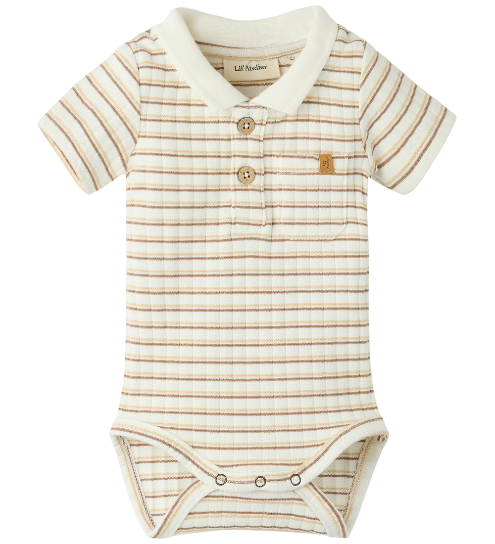 Lil' Atelier Polo-Karosserie k/ä - Slim - Rib - NbmHaldur - Coco - Lil Atelier - 68 - Body K/Ä Lil' Atelier Polo-Karosserie k/ä - Slim - Rib - NbmHaldur - Coco - Lil Atelier - 68 - Body K/Ä von Lil Atelier
