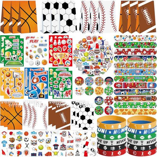Sport Party Favors - Sport-Thema Geburtstag Party Supplies Dekorationen, Geschenk-Taschen, Slap Armbänder, Gummi-Armbänder, Tattoo Aufkleber, Button Pin, DIY Aufkleber für Jungen Mädchen Kinder Sport Party Favors - Sport-Thema Geburtstag Party Supplies Dekorationen, Geschenk-Taschen, Slap Armbänder, Gummi-Armbänder, Tattoo Aufkleber, Button Pin, DIY Aufkleber für Jungen Mädchen Kinder von Lilwemen