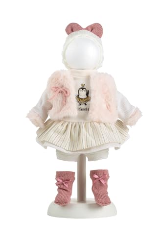 Llorens 1025905 Puppenkleidung für 35 cm Puppen, Kleider-Set Pinguin mit trendigem Rock und Kuschelweste inkl. Mütze und Socken, Puppenoutfit, Puppenzubehör Llorens 1025905 Puppenkleidung für 35 cm Puppen, Kleider-Set Pinguin mit trendigem Rock und Kuschelweste inkl. Mütze und Socken, Puppenoutfit, Puppenzubehör von Llorens