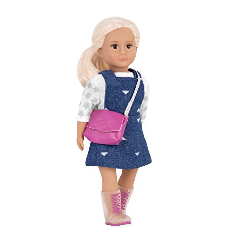 Lori 45772 Puppe Savana - 15 cm, Mädchen mit Overall-Kleid, Lange Haare, Stehpuppe beweglich, weicher Körper - für Kinder ab 3 Jahren von Lori